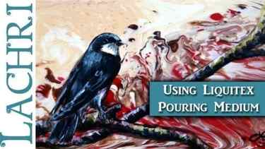 Read more about the article Painting a bird over Liquitex Pouring Medium – Painting tips w/ Lachri