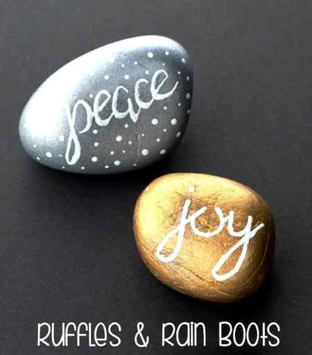 these quick and easy painted rocks are made without paint and is easy for beginners