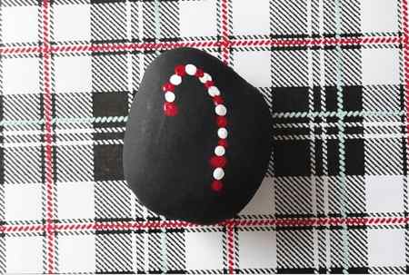 Christmas Candy painted rock is an easy rock to paint for adults and kids alike
