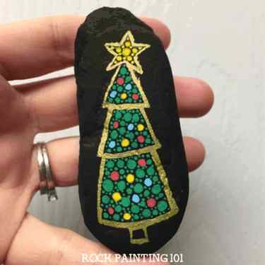 how to paint this dotted Christmas tree painted rock