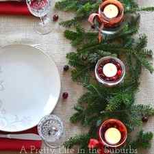 Simple and Pretty DIY Christmas Centerpiece