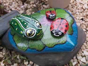 Frog Lily Pad painted pebble - varnished