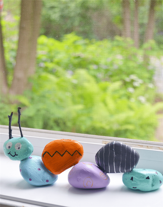 The garden rock caterpillar is a fun, and easy project to make with kids.