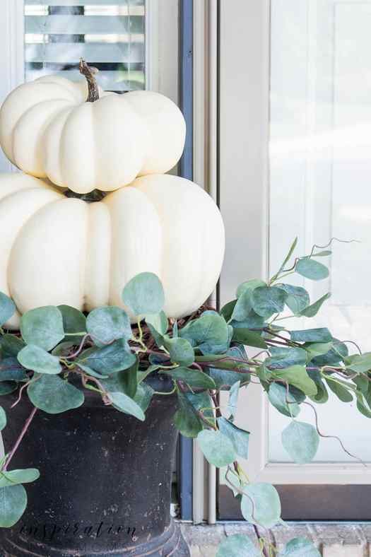 Looking for some easy DIY fall pumpkin decor? It only takes a few minutes to create this beautiful, fall pumpkin topiary for your home