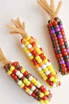 Beaded Pipe Cleaner Indian Corn thanksgiving craft for kids