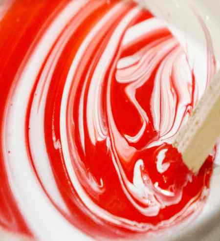 Make an array of arts and crafts using this easy to make candy cane paint. Kids will love that it smells just like Christmas! #candycane #candycanepaint #candycanecrafts #candycaneartprojectsforkids #christmascrafts #growingajeweledrose #activitiesforkids