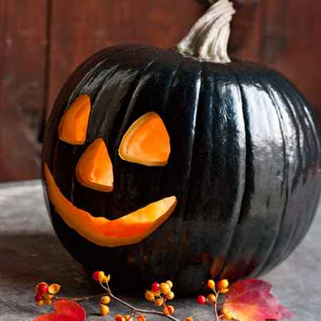 40 Cute and Easy Pumpkin Painting Ideas 20