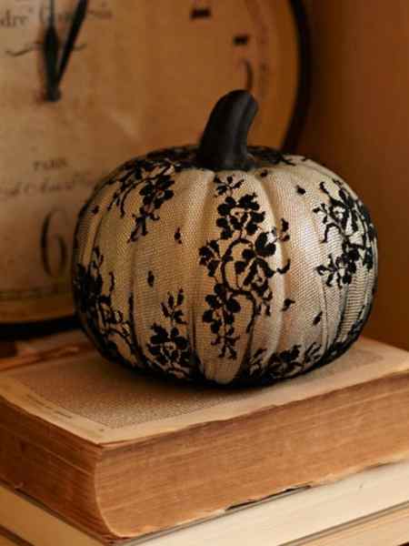 40 Cute and Easy Pumpkin Painting Ideas 30