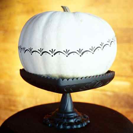 40 Cute and Easy Pumpkin Painting Ideas 44