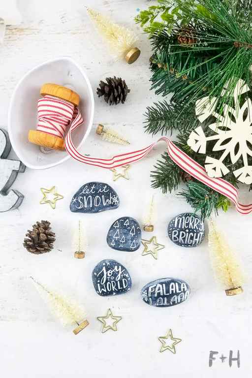 Hand Lettered Christmas Rock Painting #christmas #rockpainting