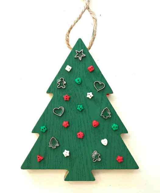 Get the DIY Info for 6 Fun & Easy Christmas Ornaments for kids to make. But don