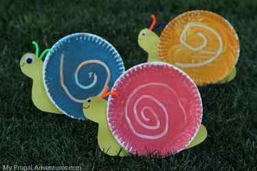 Spring crafts for toddlers - snails