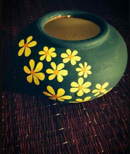 Floral-Pot-Painting-Design